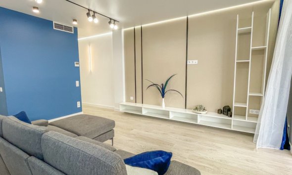 Resale - Apartment - Torrevieja - Acequion