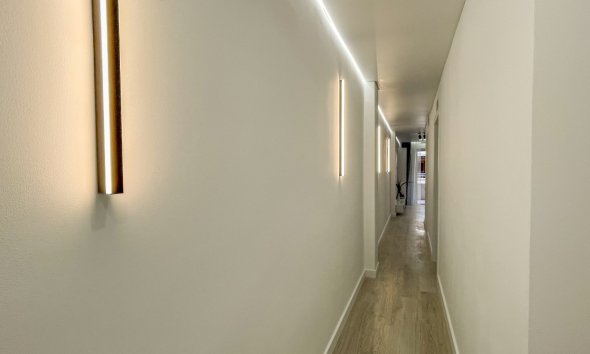 Resale - Apartment - Torrevieja - Acequion