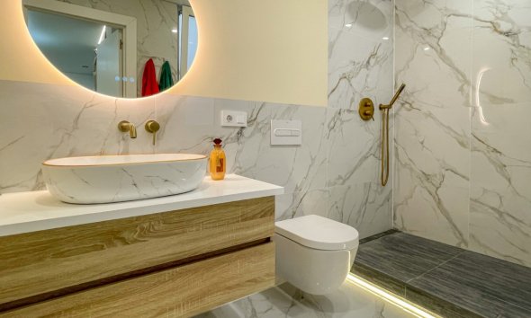 Resale - Apartment - Torrevieja - Acequion