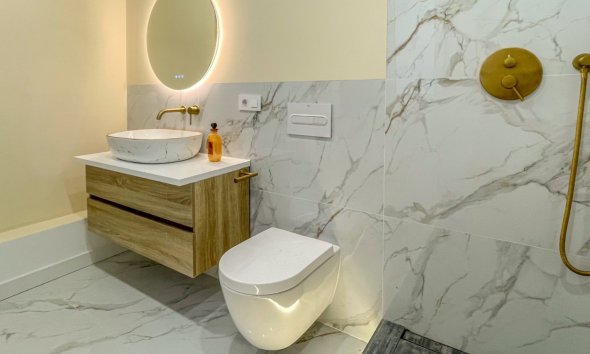 Resale - Apartment - Torrevieja - Acequion