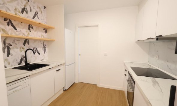 Resale - Apartment - Orihuela Costa - La Zenia