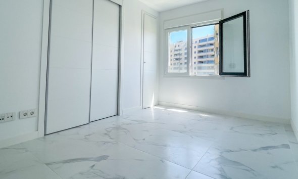 Resale - Apartment - Orihuela Costa - Punta Prima