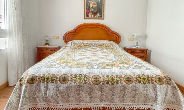Resale - Apartment - Torrevieja - Acequion