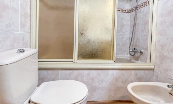 Resale - Apartment - Torrevieja - Acequion