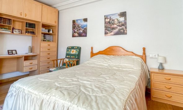 Resale - Apartment - Torrevieja - Acequion