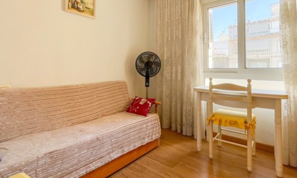 Resale - Apartment - Torrevieja - Acequion