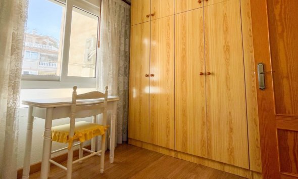 Resale - Apartment - Torrevieja - Acequion