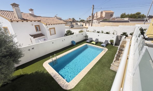 Resale - Villa - Orihuela Costa - Villamartín