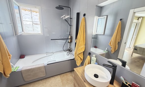 Resale - Villa - Orihuela Costa - Villamartín