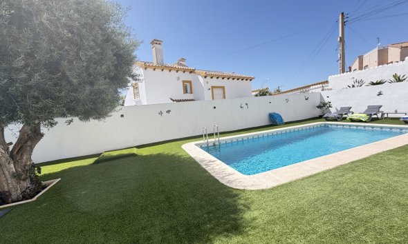 Resale - Villa - Orihuela Costa - Villamartín