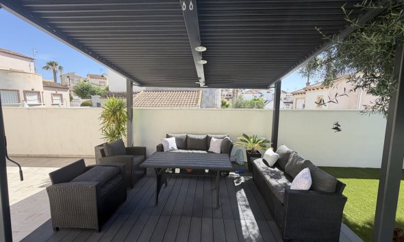 Resale - Villa - Orihuela Costa - Villamartín