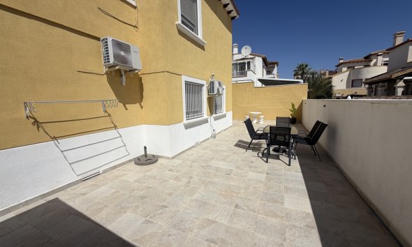 Resale - Villa - Orihuela Costa - Villamartín