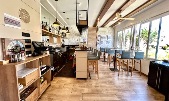 Resale - Commercial premises / Commercial unit / Retail space - Orihuela Costa - Cabo Roig