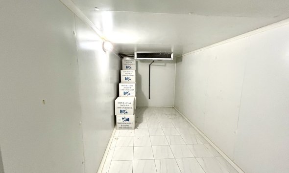 Resale - Commercial premises / Commercial unit / Retail space - Orihuela Costa - Cabo Roig