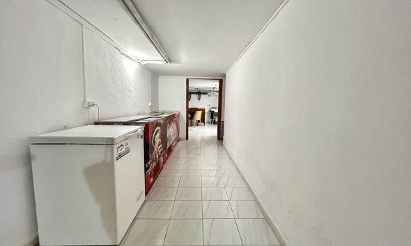 Resale - Commercial premises / Commercial unit / Retail space - Orihuela Costa - Cabo Roig