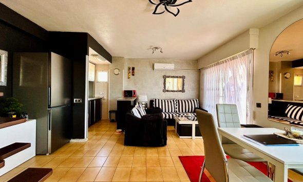 Resale - Apartment - Torrevieja - La Veleta