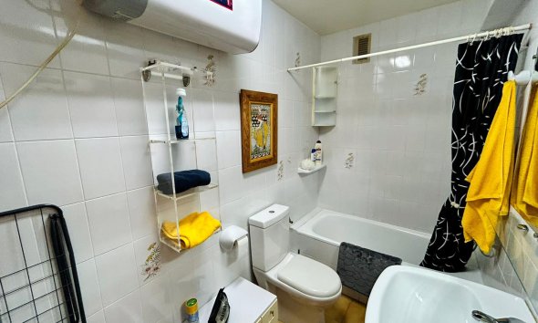 Resale - Apartment - Torrevieja - La Veleta