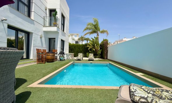 Resale - Villa - Ciudad Quesada