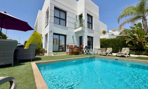 Resale - Villa - Ciudad Quesada