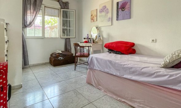 Resale - Terraced house / Townhouse - Orihuela Costa - La Rioja