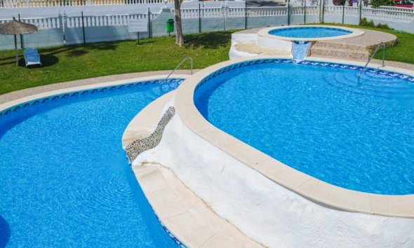 Resale - Terraced house / Townhouse - Orihuela Costa - La Rioja