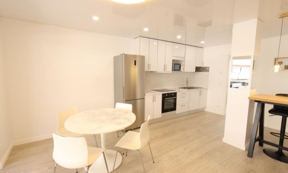 Resale - Apartment - Torrevieja - Acequion