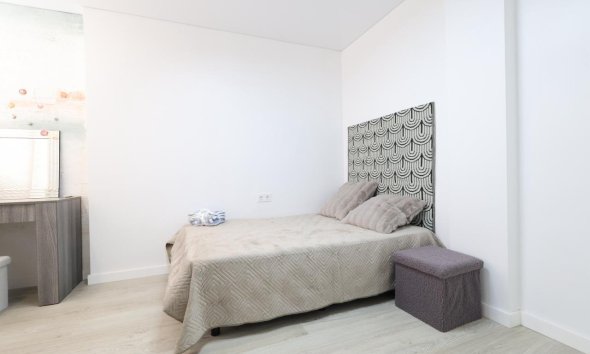 Resale - Apartment - Torrevieja - Acequion