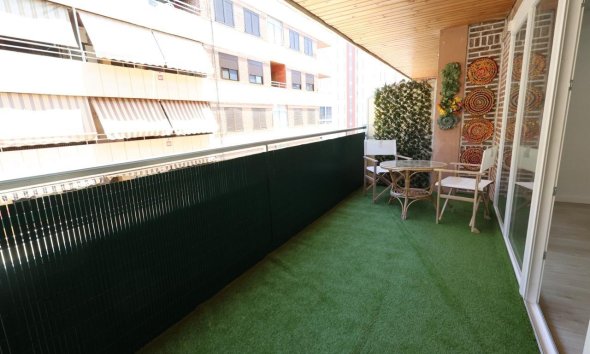Resale - Apartment - Torrevieja - Acequion