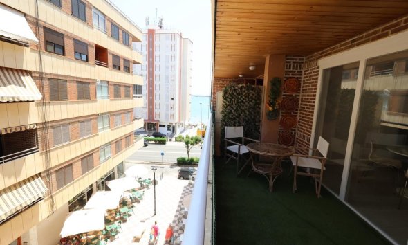 Resale - Apartment - Torrevieja - Acequion