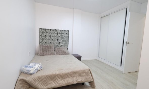 Resale - Apartment - Torrevieja - Acequion