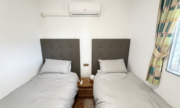 Resale - Apartment - Orihuela Costa - La Zenia