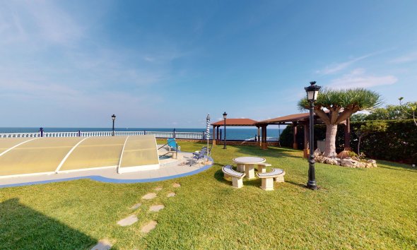 Resale - Casa o Chalet Independiente - Orihuela Costa