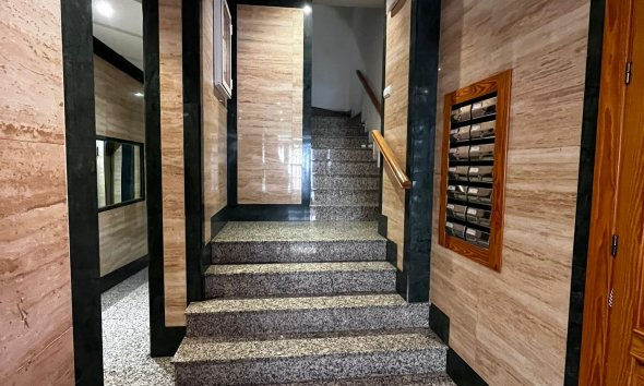 Resale - Apartment / Duplex - Torrevieja