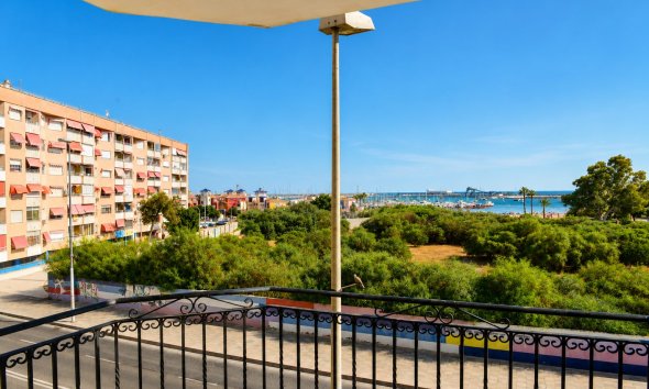 Reventa - Apartamento / Dúplex - Torrevieja