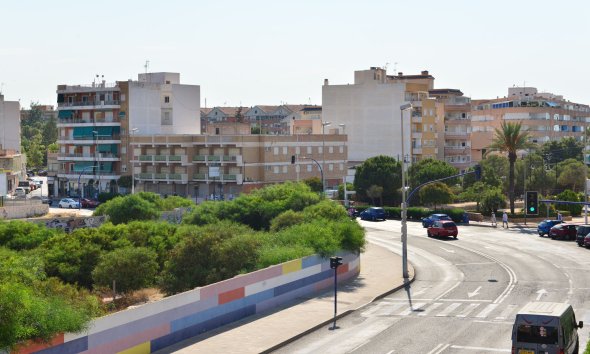 Reventa - Apartamento / Dúplex - Torrevieja