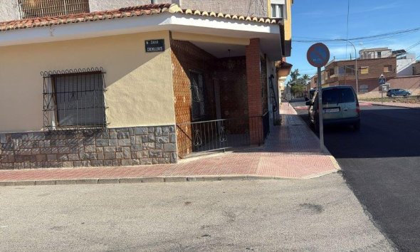 Resale - Villa / House - San Isidro
