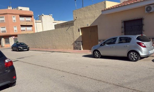 Resale - Villa / House - San Isidro