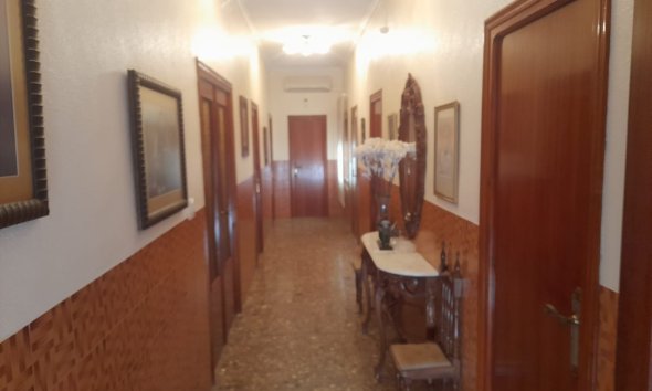 Resale - Villa / House - San Isidro