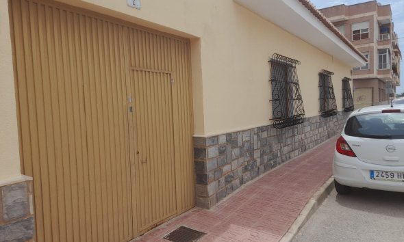 Resale - Villa / House - San Isidro