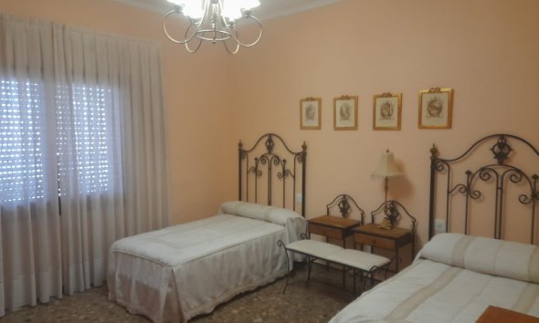 Resale - Villa / House - San Isidro