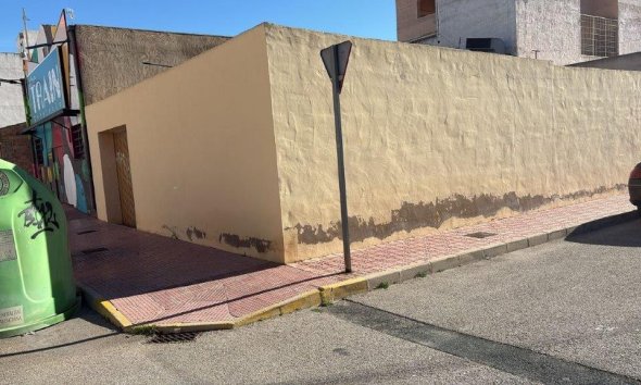 Resale - Villa / House - San Isidro