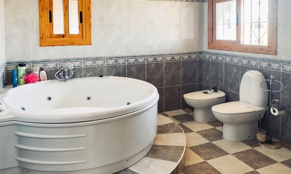 Reventa - Villa / Casa - Torrevieja