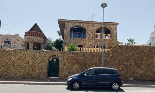 Reventa - Villa / Casa - Torrevieja