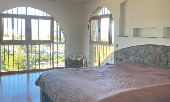 Reventa - Villa / Casa - Torrevieja