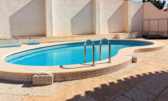 Reventa - Villa / Casa - Torrevieja