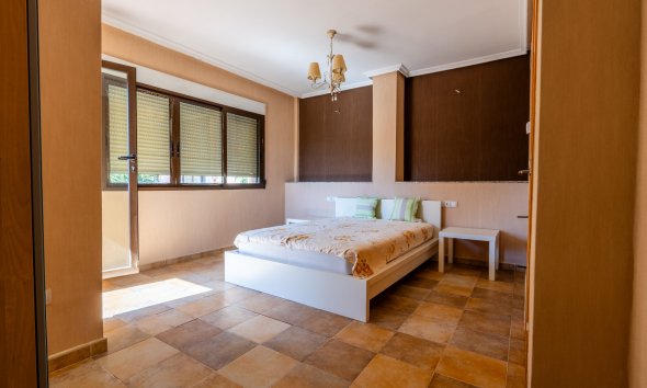 Resale - Villa - Orihuela Costa