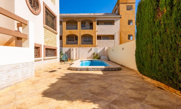 Resale - Villa - Orihuela Costa