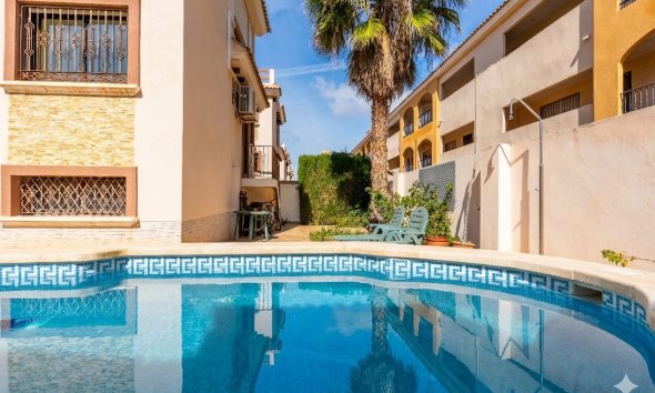 Resale - Villa - Orihuela Costa