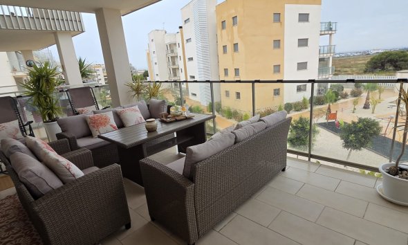 Resale - Apartment - Orihuela Costa - Villamartín