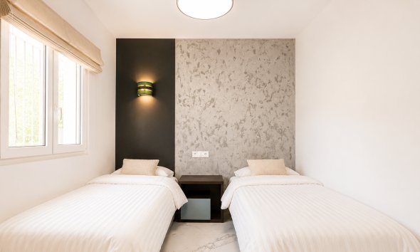 Resale - Bungalow - Torrevieja